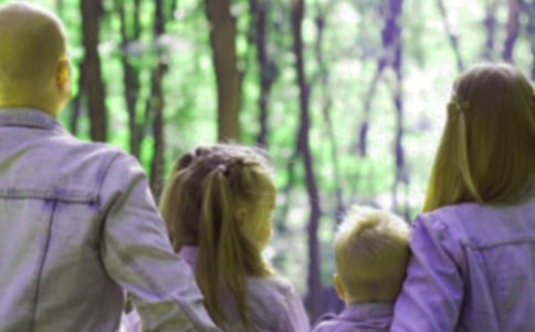 �����F������?y��n)���֋����?/></p>
<p>������?gu��)����Ѵ�������������@�������겻֪�ڎ״ΰ�ҡ�</p><p>��������ʡ��һ�P���F��ס���M(f��i)����׏�һ��(g��)�Ԏ�ԡ�Һ��l(w��i)���g�ķ��g����ȥһ��(g��)�h(yu��n)����ƫƧ�Ϸ�������������������M(j��n)���v����Ķ��ֱ���܇�����С���o�o�N��܇���������Tһ�ȣ����ư�趣��(d��ng)�����������ȫ���Y�a(ch��n)����Ľ�푘����·�������һ��(ch��ng)���ѵ��w����</p><p>������װ�ȥ���¼ң�����(g��)���gֻ�b����һ�����˴�����(ji��n)ª���FƤ���ܵ����l(f��)�S�ĉ������컨��Ľ���������߰�ù�c(di��n)���_���ǌӱ�̤���������f��̺��ɢ�l(f��)���L(zh��ng)�����µĿ��ζ���ҭh(hu��n)������g�������r(ji��)����f�Ĕ[�O(sh��)�������ײ����ʮ�ךq��Ů���|���ǂ�(g��)�ɰT��С��ӡ��Ů��������һֻʧ��ˮ�ֵĹ��ӣ������ݲ����ֱۺ���һ����۾�����һ�����ʧ�޵ķ����������]��</p><p>�����@����������m�����һ��(g��)������������s��Ҳ����һ��˪ɫ�����f��ľ�����ڿ��L(f��ng)��֨֨������ғ�(d��n)�n�؆���ף����@�ط�������(l��i)��ô������_��Ҫס��(l��i)������כ]��̧�^���������������F�ܴ��ω|�ώ׌����������������߅�[��һ����⣬����f(shu��)�����@�ͺ�����������(l��i)ů�Ͷ��ˡ���</p><p>��������������ˑB(t��i)ïʢ�����L(zh��ng)����߀�����c(di��n)�����ζ����</p><p>�����ׂ�(g��)��ǰ���ͻȻ�����f(shu��)�����K�ڔ����x���ČW(xu��)�M(f��i)�����Ԍ�(sh��)�F(xi��n)�ڇ�(gu��)���x������Ը�����@��(g��)�����Ĺ��һ��ǰ�����򹤶ȼٺ��C��һ��(g��)��Ư���^(gu��)����(l��i)���ϰ��������ڱ���������ժ�^(gu��)���ң�Ҳ����ȵ����������b�^(gu��)�殐�������ձ������ꡰ�������̋��㡱���д��^(gu��)���Ҳ�ڱ�æ�Ŀ����^���B�m(x��)�˂�(g��)С�r(sh��)��ͣ�ش򿧷���ƴ����ٍ�X��ֻ���ˌ�(sh��)�F(xi��n)����(gu��)��W(xu��)�@��(g��)�μ��ĉ�(m��ng)�롣</p><p>�����Һʹ����ͬһ��(g��)���������^(gu��)�̕��Ľ������˺��S����һ���L(zh��ng)�õ����x��������Ҋ�^(gu��)����̹�\(ch��ng)��Ŭ����һ��(g��)�����Ը��������^���M(j��n)���҂�?c��)ڱ˴����D�y�ĕr(sh��)�����������ǂ�(g��)��́�(l��i)����ȥ�ķ�����������ҹ�����(y��ng)�_(t��i)�ϣ������^(gu��)�ܶ����º͑n����</p><p>������׼Ҿ�������ĸ�H�����������H����ͨ���ˣ����Ĵ�W(xu��)�_ʼ�͛]�ٹܼ�������Ҫ�^(gu��)�X�����I(y��)֮������׿���ͬ�฻�е�ͬ�W(xu��)����(gu��)������T�˛��㺆(ji��n)�Σ��mȻ�wĽ���sֻ����һ��̤̤��(sh��)��(sh��)�Ĺ�����һ߅���Լ���δ��(l��i)��Ӌ(j��)��һ߅��(ji��n)�֏��г��һ������Т��������һ݅�ӵİ֋����������I(y��)�I(y��)��һ�ݹ��������������Ŕ���һ��(g��)����(gu��)�����ęC(j��)��(hu��)������k�ú��C�������¿ڴ������˶��ىK�~����ֻ����һ���γ̵ęC(j��)Ʊ�����{(di��o)٩�Լ�������(m��ng)��]�л��^·����</p><p>��������(gu��)������������������һ��(g��)�ˆΘ�ƥ�R�����ĕr(sh��)��ס�}(c��ng)��(k��)�����ϸɋ�����������Ҫ�o(w��)�g��ع���ʮ�ׂ�(g��)С�r(sh��)���������y�����Ӷ�߀�����o�֋����~������X����δ ���^(gu��)����(du��)���\(y��n)�ı�Թ��������Ԓ�f(shu��)������Ȼ�Ҿ��������Ǿ�ҪŬ��Ҫ�Ҿ�������(l��i)������</p><p>���������ˑB(t��i)̹ʎ�\(ch��ng)������ȫ��������߅��һȺ��������Ҋͬ�gŮ���ӱ������F�İ������������Ƶ���ˮ�������S���M(j��n)�����F�Ĳ͏d��������̓�s�֑ж������Թ���������������˼Ұ֋�������ô�͛]���˼Һ������׵���������</p><p>�����������?y��n)�ؚ�F��Ŭ���ľ��ʣ��Һʹ�׵����x�؄e�������(du��)�˴ˁ�(l��i)�f(shu��)���Ǆ�(l��)־�Ĵ����������I(l��ng)���(hu��)������ʡ���K�X����܇�M(f��i)����·һ��(g��)����^�ĕr(sh��)������Ҳ��ȫ�����ҏĴ򹤵Ĳ��^�цT�����b�ÝM�M��ֻ�������X���M(j��n)΢�����~��������֪���ҟ�ی�������ҪĘ������δ��(l��i)���Լ��ɞ�һ��(g��)�����ң�����Ҳ���ǿ�������(sh��)�X�ı�Ӱ����Щ�nƱ�ɸɃ����һ������һ����׌�����ſ���һ�������������һ��(g��)Ů���������õ�δ��(l��i)��</p><p>������һ���҂�����ô��ؚ�F�����F��ţ��ѝ���ƶ�Խ��(l��i)Խ��Ҳ���ϓQ�l�µ����ҸF�����^(gu��)�W(xu��)�M(f��i)�y�п���ֻʣ�ɉK��~���������҂��s���f���ţ��@����һ���кõĖ|���������������ڵ���(l��i)��</p><p>����ż���и�ԣ��̓�s�Ĺ�������S���Z(y��)�↖��������������@ôƴ��ôҲ���o�Լ��I�׼���ӵ��·�������Ҳ��⫬������X�������ý��X�Qȡ��ʮ���Ŭ�����ÙC(j��)��ȥ�����Ĵ��������Ǵ��ʼ�K�Ѱ��^�P(y��ng)�ø߸ߵ��������еĳ��S���T��y(t��ng)�y(t��ng)�����Լ��������������@ô�õ��ഺ��׌���̲�ס��ú�Ŭ��������</p><p>���������f(shu��)�ù��(y��ng)ԓ��һ�곯�(y��ng)�����տ��������������ƺ��������кù��ﶼ�ЙC(j��)��(hu��)��һ�����տ�������㲻�����Ǿ���һ��(g��)����һ�ӵĹ��������һ��(g��)���õ�̫�(y��ng)����������Լ��Ĺ�����</p><p>��������ǰ����S�����f(shu��)�����ǂ�(g��)ȥ������W(xu��)�ı�������������λ؇�(gu��)�ˣ������ǡ��؄e����֋������ǱP�t���⡱������һ��(g��)��н�A�Ӽ�ͥ��S���̷��̋�����Ů���Ļ؇�(gu��)�C(j��)Ʊ���˰����ˮ��ײ����M���@�ӣ�����߀�ǱM��ȥ�M��Ů����ȫ����Ը�����������ɂ�(g��)�������L(f��ng)�L(f��ng)���ػ؁�(l��i)�ĕr(sh��)����S��Ҋ�M�^�װl(f��)���̷����R�f��һ���y�п��������������Iɶ���Iɶȥ����Ҳ��Ҋ�n�ϵ��̋��v��Ů���ĸ첲�����۵��f(shu��)�������������������ʲô��������(zh��n)���˺ö�óԵĽo������</p><p>�������F������?y��n)���֋����ġ����P(gu��n)���£�</p><p><a target=