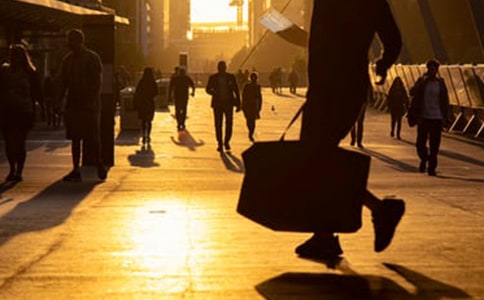 �������M���