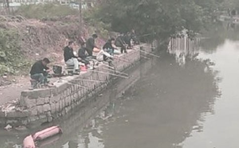 ��~����300����