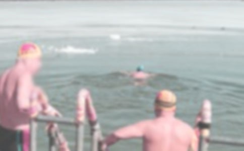 家長(zhǎng)智慧鈣片:孩子和冬泳者