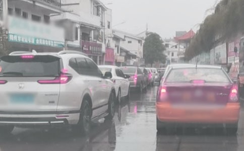 堵車(chē)的作文