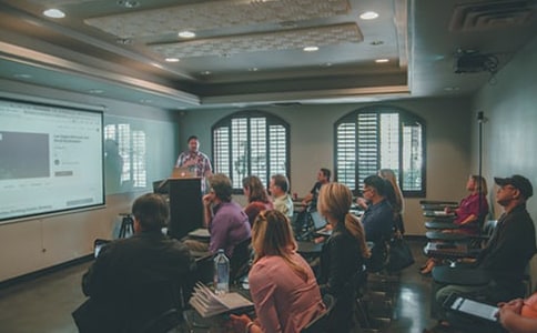 中班數學公開課教案及教學反思《拼圖形》