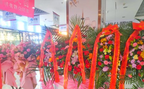 �����@����