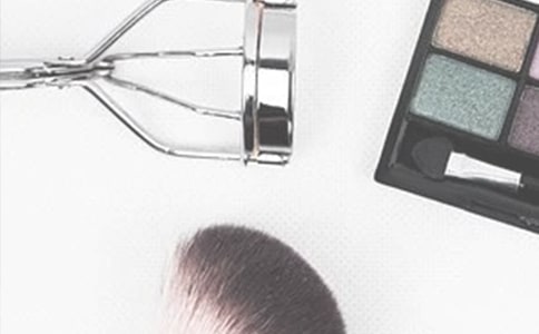 現(xiàn)代社交與禮儀化妝