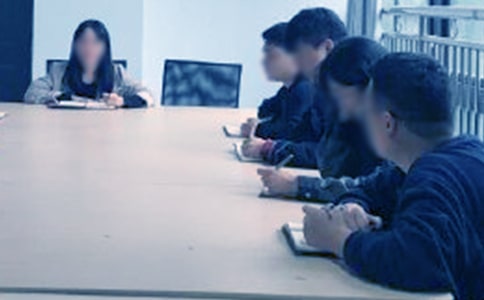 ����Ӣ�Z���нM�W(xu��)�ڽ��й���Ӌ������