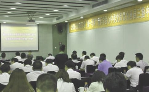 �Q��Ƹ���������