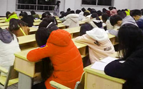 關(guān)于學(xué)生誠(chéng)信考試承諾書(shū)范文