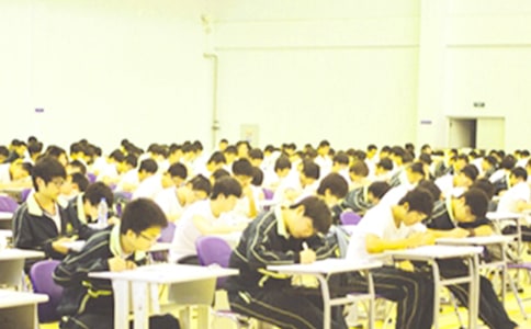 �P(gu��n)�ڴ�W(xu��)����ԇ���׵ęzӑ��4ƪ