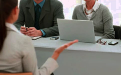 關(guān)于面試時(shí)簡(jiǎn)短的自我介紹三篇