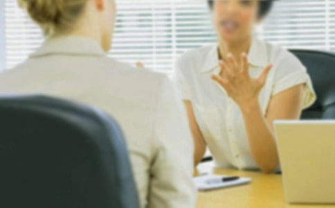 應(yīng)屆畢業(yè)生面試時自我介紹