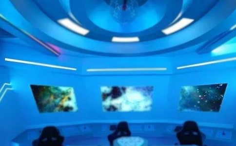 �α��������^����