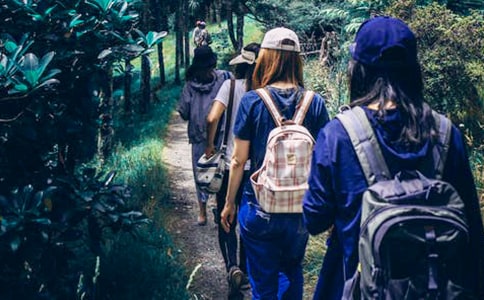 �����T���ҵ�ͬ�W(xu��)��������ƪ