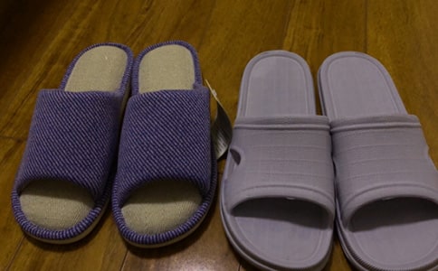 大班美術(shù)教案:彩色的拖鞋