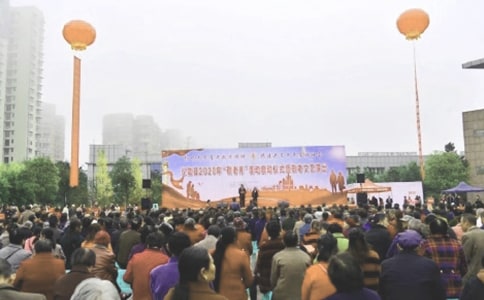 �y������ˇ�ݳ�����