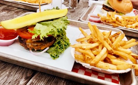 �y�����������