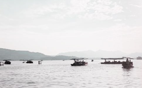 精選小學(xué)生西湖的作文400字3篇