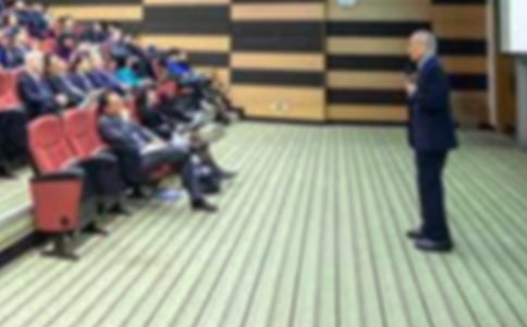 ������־���v��