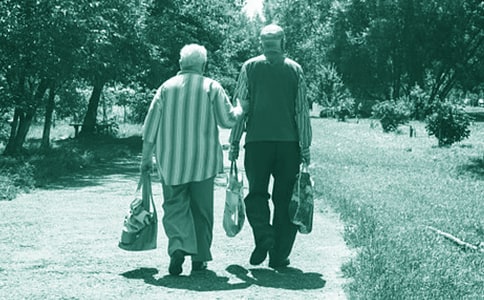 (�])����?sh��)����?/></p>
<h2>����?sh��)����?</h2>
<p>�����¹➢���ڷ��g�������L(f��ng)����ҹ���Ě�Ϣ�p���ҵ�Ę�a���X���и��F(xi��n)��һ�p�������Ǡ����ֲڵ�����</p><p>������������(j��ng)��һλ������ÿ���ñM��������\؛������ȻҲ�ڠ���?sh��)��������������h��ӡӛ���ֲڵ����НM�����ڵĺ��E���������@�p��ů���p�֣��Ѳ����ل����������ٱ�ؓ�B(y��ng)����˵�ʹ���������������ČW(xu��)��ˇ�g(sh��)������ȻҲ�S��������������</p><p>������ϲ�۠���?sh��)��p������������һ�퓵ط�������ϲ�ۿ�������?sh��)��p���������P�������{(di��o)ɫ�P���ڮ����Ϯ����Լ����еĉ��롣</p><p>��������?sh��)��p��Ҳ��������Ą�����Դ�����������������ÿ���ҿ옷�r�����������p�֓��������c�ҷ����옷��ÿ���҂��ĕr��������������ů�Ĵ��֓����ҵ��^����ο�ҡ��Ą��ҡ�֧������׌������ӭ�����y���~��δ����</p><p>��������?sh��)��p���ϱM�Ǖr�g�Ŀ̺���ÿ���Ҿo�o��ס����?sh��)?�֕r�����ܸ��ܵ�������(j��ng)�v�^���L(f��ng)˪����ÿ���˵���������������һ�p֧�������������o������Ą�����������ϣ����׌���������挦�κ������������\�������������о���һ�p֧���ҵ��֣����Ҽ����������</p><p>�����L(f��ng)����Ȼ������ϣ����һ�����ҵ��p���񠔠�?sh��)��p��һ�ӣ��ܳɞ�e�˵��������ɞ�e�������Ą������ɞ�e����ϲ�۵��p�֡�</p><h2>����?sh��)����?</h2>
<p>�����Ҡ����ѽ�(j��ng)70���q��������߀���񂀺���һ�Ӑ���ˣ��</p><p>������һ�����Һ͸�����壬�������^�������_�ģ��������(d��n)�ě]���������������ܵ��f��������׌�������������u�u�^�������f����׌������һ����������������_�����ʹ��f����������������ʧ�������ˡ�</p><p>�����^��һ���������������^�����ɑz�Ͱ͵��f����׌����һ���������Һ͸���������U���u�u�^������ͻȻ��Ȼ��ŭ���ѵܵ����_�f������?gu��)����A�@�������f����������ʾ���������Ȱј��Ƶ���܊��ǰ������ͣ�D�ˎ������Ȼ�����R����һ�����ҿ����컨�������˓��^������һ����Ȼ������܇���~��һ��������������~��һ������݆�����ˡ����м���������������һ����Ȼ���������o�ˡ��ԡ��ҵ�'�R���^��һ�Εr�g���ҵĴ󲿷����Ӷ��G�ˣ����_ʼ���]��ʮ��犺�����ݔ�o�ˠ����������������H�ǂ����Bͯ��߀�ǂ���������</p><p>�����@���Ҡ��������͵����Bͯ��</p><h2>����?sh��)����?</h2>
<p>��������ϲ�g��������ÿһ�Π������҂��ң��Ҿ͕��o���@ϲ��׌�����_�ġ�ӛ����һ��������?sh��)��҂������������˃ɂ�������Ľo������С�Ľo�����������Ҷ�������?gu��)�������ȥ���҂�С�^(q��)�Ĳ��Ј����ҷ��������^�R·�����˲��Ј����Һ͠����I���S���|�����У����t�����˻����S�ϵȵ�����?gu��)����ò���� ��������?/p><p>�����������������˻ؼ��������������Һ͠�����۳ԵĲˣ��˻������t�����u���ȵ����Һ͋�������ͱP�Ӷ��ڲ�����������׌�����ȳ�������Ц��Ц����Ҳ���_�������ǳ�����</p><p>���������������Һ͠��������ҕ��߅������ �������ҽo����������֪���X������˯���ˡ������������f�����ҺþÛ]��˯��.��ô�������ҽo�����f����������˯��2��С�r����Ŷ������Ц��һ������</p><p>�����ڶ��쵽��������ԓ�ؼ������Һ��᲻�à���ѽ������������һ�����҂�߀���҂�߀�������ҏĠ���ñ�������һ���Y������Ҳϣ�����������҂����������᲻�à�����Ҳ����ô��������ÿһ�΁������������̣������ĵÏĠ�����߅�f����߀���и����@ϲ��!��Ц���o�����f������Ҋ����</p><p>�����҂�Ҫ�W(xu��)�����ϡ����������������ϵĂ��y(t��ng)������</p><h2>����?sh��)����?</h2>
<p>�������������˽����������w�к���������߅���˕��������֟������֟������w��Σ�����������������h׌�����䟟��</p><p>���������� ���ҵ����h����ٝͬ������ֻ�Р����Լ���ͬ�������f���ゃ��ϲ�g������ϲ�g����ʲô��׌�ҳ����Ҵ��f���͑{���������w�к�������߀�fС���Ӷ�ʲô���@�r�ְ�Ҳ�fԒ��߀�f���f�Č���׌�����������_ʼ���䡣�ゃ?n��i)˶����f���^���� �ゃ��'�ɣ������K�ڴ�(y��ng)����</p><p>������һ�젔�������҂���ע��͵͵����һ���㟟�ܵ����l(w��i)���g���� Ҋ��������������������Ԟ��ǰְ����l(w��i)���g���͛]������ֱ���Ď�����Z���˟�ζ�����@�Űl(f��)�F(xi��n)���Ǡ����ڎ�����͵͵���������s�o�Z���㟟�����i������߀��һ����������ȥ�I�������I��һ���㟟����һ���������M��һ��������߀���i�i���������Î����҂����]�l(f��)�F(xi��n)���@�젔�������Á�耳״��_���������ҽ�(j��ng)�^���������@һĻ���Қ�����ā����ˠ�����������һ�ΰѠ���?sh��)ğ�������������K���҂��ıO(ji��n)���°џ�����ˡ�</p><h2>����?sh��)����?</h2>
<p>�����ҵĠ����^�l(f��)�������~�^���Ў׵�����İ��y���۾���r�r�������ǻ۵Ĺ�â��</p><p>���� �����f���������p�ĕr���Ǹ�Cе�ģ����������؄e�������H���M�b����|��������߀���Լ���С�l(f��)����(chu��ng)���������Լ����^�_�����M�b�^����܇�����F(xi��n)�ڼ���͏d�[�ŵ��ǂ��Ȏ�����ֿ���չ�_�����ɵ���ɳ�l(f��)����ȻҲ�Ǡ����Լ���������������̫��������</p><p>����С�r���ҵ����ֻҪ���F(xi��n)���}���Ҷ�����һ�r�g�����������������������������@�r�������͕��ó����Ĺ������������ϻ��R���ҳ����m�Ĺ�����һ���Q�Qжж�b�b���Ҿ�����߅�۰Ͱ͵س�����ֱ�������Ұ������������</p><p>�����F(xi��n)�ڰ����������ǳ����U��������׃�U�錚������߅���õďUƷ�M�и��졢���������磺�ҵ�`���K�����������Ͱѓu�K�ăɂ��ֱ���������һ��׃��������Сˢ�ӵ��ֱ���һ��׃����С��ƿ�����ώ�֧�ɻ����̶����T��߅����Ư��������Ҳ����������?sh��)�С�������o�����f������ �����v����ԭ����</p><p>�������^��������̫�������ƽ�r��ϲ�g�ڼ��﷭������������������������������լ��ʿ���@����̖���ҚJ���ҵĠ�������Ҫ�úÌW(xu��)��(x��)�ƌW(xu��)֪�R������Ҳ������ʿ��</p><h2>����?sh��)����?</h2>
<p>������Ġ����؄e����������ֱ���ѽ�(j��ng)����һ�N�V�ԵĠ�r���������@������Ė|�����x���_�㲻��������?q��)������f�ɲ��H�H��һ�N��l(f��)�r�g�o�ĵĹ��߰�������һ�N��Ȥ��һ�N�ۺ�����ô���p�׸�������������ô�ゃ�������Ǿ�׌�ҁ����ゃ�f�f�ɡ���</p><p>�����ǵ����ҵĠ����ѽ�(j��ng)��ʮ���q�ˣ���o�ܴ����������놖���@����ô�������˵���o���˾Ͳ������Լ����dȤ�ۺã��Ͳ������Լ������������ˆ����Ͳ��ܰ����Լ�������ȥ���ˆ����������������һЩ������ֻҪ���ˏ������������B�������ľ������l���ܔr����ʲô���@�������'�������������ҵĠ���Ҳ�������������������Ǿ����x�����o�������������ݾ��������R�������ְ�ȥ��������úõؿ�Ұһ�����e������?sh��)��꼉�ѽ?j��ng)��ȥ�ˡ���������������ȿ��Ǻ����d������ʢ��İְ����ְ�Ҳ�ǂ����۲��۵������ԣ����Ժ͠�����������������������ꌦ���������^�a�����ǣ��҂����ﳣ�����ҕ�C�����{(di��o)�������l�����@�ѽ�(j��ng)�Ǳ��ҳ����˰���</p><p>������ô�����ҵĠ����mȻ��o�Ѵ����������������߀����һ���SˬӢ�˵��أ�</p><h2>����?sh��)����?</h2>
<p>��������һ��ʮ�ֿɐ۵Ġ�������ʲô�@ô�f�أ��������һ�������ԡ����ۑ����۵�ʮ�ְV����</p><p>�������ۑ���������ϧ�܎�ʮ��ȥ��һ����С�r�r�đ򡣠������Ҹ����]�Б������Ҳ�]���c���dȤ��Ͷ�����ӣ�����ÿ�춼��ռ���Ҽ�Ψһ��'�ҕ�C�����ҕ�CֻҪ�������ͽ^���Ǒ����l�������濂�ǂ���������ѽѽ���������дΣ�����żȻ���ҕ�Ͽ�����һ�l�V�����V���f����߅�Ǵ�����λ��Ҫ�^ȥ�ݰ낀С�r�ľ������r�g�Ͷ��ڃ�С�r��������һ��Ҋ�@�V�����۾����������𼱻��ǵؾʹ�����������һ�ۉ��ϵĒ�����S�����ܳ����T��</p><p>�����҂�һ�����@���Ӳ����ڎ�ʮ����������������ǐۑ�����Ҷ���Ц������</p><p>��������Ұl(f��)�F(xi��n)��������һ�������ĵض��ڷ��g���������Ą��������ﲻͣ�غߺ�������ĕr�g�������҂������M�͏d���Ϳ�Ҋ����������P��һĘ�ŏ����ܳ������ҵ�������ô���������������^��������˼���f�����������������ǂ�������Ą����ĕr�����]������Y(ji��)���ͳ������ˡ�����</p><p>�������������ҿ����Ђ������Ԡ���������</p><h2>����?sh��)����?</h2>
<p>�����ҵĠ�����ʮ���q�������ݵ�Ę�ϰ��y�Mһ�� ���Qһ���ģ��^�l(f��)�d�������һ�����λεĴ��R���������۾��ϻ���������Ҳ���c����������?sh��)�������һ�w�����Ҳ����ǰ�ǘ��ι������T���ϱ��ĵ���һС�K��������С�r�r��ĵ��İ���</p><p>�����ҵĠ����ǳ��ۇZ߶��������ҳ����ǰ�]�к�ˮ ������֪���󣬾͕������b�Mˮ�ı�����ŭ��_�_�������^������������ֱ��������������������ǰҪ��ˮ�������w������ˮ���ԛ_��������ļ�����Ҫ���ˮ������</p><p>����������������������֪����������ü�^��һ�Բ�ͣ�؆�������������ʲô���ǰ��ϴ�ֆ����Л]�г��˲��Ƀ��Ė|����������һֱ�u�^���f�����]�С����ԏĠ���֪�����������ӵ�`��һ������ֻ׌����ϡ����ò��������ˣ��������ʳ���@���죬����ÿ�춼 �����Z߶������Ҫ��̫�ϻ�Ė|������Բ�������u�������������������ܺ������w�ŕ��щѵģ���</p><p>�����@�����ҵĠ�����һ���ۇZ߶�Ġ�������������҂� �����Z߶Ҳ ��(x��)�T�ˣ��@Щ׌�ˡ��ğ����ćZ߶��ǧ�ٴεض����ң�ʹ�Ҹĵ����S����ë����׌�ҽ������L��</p><p>�����Ґ��ҵĠ������mȻ���ۇZ߶�����������Z߶Ҳ�ǌ��Һ���</p><h2>����?sh��)����?</h2>
<p>��������֮����߀���P(gu��n)���������mȻ���ѽ�(j��ng)�����������������h�����˂�������</p><p>�������ҵ�ӛ����������?sh��)Ă��^����̫��������Ҳ�����������~�^���L�M�˰װl(f��)���@����������҂��^�Ȳل�������Ę����һ�p�����.���۾���</p><p>����������ʮ���P(gu��n)������ǰ��������һ���꼉�ĕr�������Ͽ�Ҫ���ң�����Ҳ��Ҫ���������r���ְ֌����f���������Ժ�׌�ҁ�����������Ҳ����ʡ�c�������������f������߀����ȥ�����όW(xu��)��������Ҫȥ�ϰ�����æ��������5��00���ܽ�����׌�ҁ�������Ҫ֪�����mȻ�ְ���һ��֮����������Ҳ�����`�����������o��֮���f�����Ժ��׌���Լ��ؼҰɡ��������@ô����߀�Գ�Ҫ�����ң��ҵ�����ܸЄ������ǳ������P(gu��n)����</p><p>�������ˌ���ʮ���P(gu��n)��֮����߀�����е��ֵܽ��ú��P(gu��n)�����Ǖr���Ҷ��ܸF��������֧���@����ͥ��14�q��ȥ�������� �f�ҵĎׂ���Ҫȥ�όW(xu��)���������Л]���X���@�r�����Ѽ����Ψһһ�v����܇�u�ˣ��K�ڜ����˽o�����ֵܽ����όW(xu��)�õ��X��</p><p>����������һ��������˰����҂��������������Ժ���ҲҪ�J��W(xu��)��(x��)����������������ؓ����������</p><h2>����?sh��)����?0</h2>
<p>�������죬���s��ˮ��֮������Ԭ¡ƽ�������h���x�_���҂���ج�Ă������Ї��˵��Ķ���������</p><p>����Ԭ¡ƽ����������һ���߼�֪�R���ӵļ�ͥ������l����(y��u)Խ����������ͯ��������̎���y���������I�ж��^���L�������־׌�Ї����܉�������������ŗ��˃�(y��u)Խ����������Ͷ�����g��һ��żȻ���������g�l(f��)�F(xi��n)��һ���ִ��ָ����Q���uȺ��ˮ������(j��ng)�^��Ό�����v�Mǧ���f�࣬�K���аl(f��)�����s��ˮ������K��Ԭ������7%������B(y��ng)����������22%���˿����������҂��ܳԵ���ζ����İ����������Դ��Ԭ�����I�ĞrѪ�ĿƌW(xu��)�о���</p><p>����Ԭ�������H׌�Ї��˳�������߀�����������\�����������Ж|��ɳĮ׃����������׌�R�_��˹�ӵ������ٰ��I������������ʮ�ָ��xԬ������Ԭ����׌�s��ˮ������������������һ�w�N�Ӹ�׃�����硣</p><p>�����Ҿ���Ԭ������һ���������ע�ڿƌW(xu��)�о�������һ�������о��s��ˮ�����о��ɹ���Q���Ї������������.�Zʳ��ȫ���}���������ƽ�����˽ܳ���ؕ�I������Ԭ�����������r(n��ng)���������������֪��ͥ���������^�ϸ��߼����������sƫƫ�x�����������۵��r(n��ng)�I(y��)�������������һֱ�Ђ��������һ������С�����ҡ�����Ӣ�ۣ�</p><h2>����?sh��)����?1</h2>
<p>�����ҵĠ������Ӻܸ������Ŀ��࣬����һ����z���R���L�ú܎��܎�����֪�R�Y�������ĵ���ӘӾ�ͨ����Ҳ�ǳ�������������Ӵ����؄e����߀���������꘷꠵��_��������Ҷ���ϲ�g���������⌦�����˺͚⣬��������Ҳ�����\����һ���y�õĺ��ˣ���һֱ�����@��һ�����������Ժ���</p><p>����������С�����؄e�ã�����������Ī��O�Ӱ���������һ�ֺò����������Ґ۳Ե�`��߀��(j��ng)���̼���������������߀��(j��ng)�����ҳ�ȥ���������fС����Ҫ�LҊ�R���x�f��������f��·����С�W(xu��)�����������������L(f��ng)��o��Ľ�������ÿ���뵽�@�����Ҿͷǳ��Є���</p><p>�������ǣ����в��y�L(f��ng)����20xx��1��21��������ͻ�l(f��)���K�����څf(xi��)���t(y��)Ժ�������������s���h�x�_���҂���������Ҳ�ز��������ҷǳ������ҵĠ��������������ҵ��P(gu��n)�Ѻ��ېۣ����������ҵ�ՁՁ�̌�(d��o)�����������҂�������ζ����������������ĵ�����</p><p>������Ҫ����ʹ���������úÌW(xu��)��(x��)���������L���Ã�(y��u)���ĳɿ����؈󠔠����ҵ����B(y��ng)�ͽ̌�(d��o)��Ը�ҵĠ��������������h�옷���҂������h��������</p><h2>����?sh��)����?2</h2>
<p>�����f���ҵĠ������ұض��Q���Ĵָ�����J����ʮ�ւ��󣬴����ˎ׺��]��һ�����J�R��������ҿ϶��J������һλ�I(l��ng)��(d��o)���䌍����ֻ��һλ�̎���������һ�����ݽ̎���</p><p>��������?sh��)Ă��������ָ��������^�ڰl(f��)�в����Î׸��װl(f��)���~�^����һ�l�l���y��������һ���a�ص��������@�î����о�����</p><p>�����ҵĠ������`���ɡ���һ�������ڌW(xu��)У��Ь��Ū��������Ь�ӵĂ�(c��)�����_��һ���������������Ь�ӻ؁�������Ҋ���������f������Р�����һ�ް����ҺͰְ֛]�գ������룺�Ǻǣ��ゃ����������߀�����������ܵ��������ܲ��˴��ǘӵ�Ь����ֻ�����^ȥ���Ұ�Ь�ӽo�����ͻؼ������ڶ����������^�������f�����������޺��ˡ����Ҳ���������Ь�ӿ����ֿ����޵����I��һ�������_�ĵ��f���������x��������</p><p>�����ҵĠ���ϲ���\�ӡ��ϻ�����8�c�с����ʂ�����������������Ҋ����?sh��)�`��Ӱ��ֻ Ҋ���̵ć@������æ���������������������������������ڹ��@������һ�����������ڴ��������Ҹ���������f�����������\�����Ǻ���ѽ��������Ҋ�]�ˣ����V�ң���6�c���_ʼ��������������Ҫ���ˣ�����������ô������</p><p>�����@�����ҵĠ�����һ������ͨͨ�����������Ҵ������������</p><h2>����?sh��)����?3</h2>
<p>���������������Ҝʂ�ؼ������Ԓ�r�������������f����頔���܂����������t(y��)Ժ���������t(y��)�������Բ��܁���������</p><p>�����������@�ӵģ����������̻ؼҵĕr�������]�Ў�耳������T�ĕr�������������������Ͽ��֙C������ �������顱�����T���R������ʂ��_�T�������������ĕr�������̫��̫������ǰ���'һ��늾��赹����ˤ�˂��ӣ��^ײ���ˉ�����߀Ť���˲�����˲�g��֫�㲻�܄ӏ��ˣ������f���c������</p><p>�������렔��һ����ʹ�����Ǖr������ܾo������� �����ʲô�����Ҳ����āG� ��������������қQ��ȥ�t(y��)Ժ�������������t(y��)Ժ�����־o���������؁����t(y��)Ժ������M�ǲ��˵Ě�ζ������������ǰ���ҿ�Ҋ�t(y��)�����ڎ͠���������ڣ������MĘ�n����ü�^�o�����@�÷ǳ�ʹ��Ę��������p�p���f�������ҁ��������������������_�۾�����Ҋ���Ҹ��d���f���h�h����������f���ǵ�����߀�Æ��������]�fԒ����˯�������ԏĠ����܂����Ժ����͵� �t(y��)����Ԓ��һ��һ�ε����z�����Đ۵��·������������������ò�����ʹ�࣬�����I�����^�m(x��)���t(y��)Ժ�����ί���</p><p>�����ҿɑz�Ġ���ѽ��ϣ������c����������Ҳ�eˤ���������H�Լ�ʹ������Ҳ��ʹ�ĵġ�</p><h2>����?sh��)����?4</h2>
<p>�����������댦���f������Ҫ���������Ⱦ������������β������Ⱦƌ����w�к�����һ��Ҫ�ĵ��@�ɂ�ë������һ���������K���ַ�����ס���t(y��)Ժ��ס�˺Îׂ��²ź�����ϣ�����ĵ�ë����</p><p>��������Ͱl(f��)�������������������������S�����磬����ȥ�����������c��ĕr�����ְְ��ҽ�����������8�c�ĕr�����̽o�ְִ���һ���Ԓ���f��������׌�Ұְְ����������S������7�c�����ְֻ؁������f���ѽ�(j��ng)�����S���҂���ȥ˯�X�ˡ��������ϵ�'�r�������̴��Ԓ���f�����K���������F(xi��n)��߀�ړ��ȣ��ְ� �����R�ϴ��·������Һ͋��������������҆��ְָ�ʲô���ְ��f�����K�������������t(y��)Ժ�����������Һ͋��� Ҋ�������̴��·����������·����ҋ����o��������һ�l���ӣ������Ͱ�b���c�����_��܇ȥ�������t(y��)Ժ���������ķ��g�������������������ҿ��������ǳ����ġ��^�˺Îׂ�������Ժ�����F(xi��n)���Ƕ��죬���ֲ������������S�]��ů�����@����ů�������ǰѠ������������Һ͋����ͻ��˼����ְ־��ϰ������҂��������Ϙ������ɵ��˴��ϣ�˯��һ�X���������������ҟ��;��������ҽo���f�F(xi��n)����߀���ܺȾƣ�����������˯�����Ҿͷ�������</p><p>�����������댦���f������Ҫ�ٺȾ���������</p><h2>����?sh��)����?5</h2>
<p>���������ѽ�(j��ng)��ʮ���q������(j��ng)������Ϳ����һ�������������ϻ����R��߀һ���ŵ��������ҵ��ϻ����R����߀��һ�ν������ַ���Ϳ����</p><p>�����糿��������Ҫ���T���l(f��)�F(xi��n)�֙C�Ҳ��������@�����ɼ����ˡ�</p><p>�����������ְ֡����������Bƽ�r���۹��e�µ�`����Ҳ��æ�_�ˡ��������l(w��i)���g�Ϳ͏d���ְֺ͋����ҕ������P�����Y(ji��)��߀��һ�o���@��</p><p>����ͻȻ�����`�Cһ�������˂���������æ���������֙C���_��߀���P(gu��n)�����������͟����f���F(xi��n)�������֙C����߀���֙C�_��߀���P(gu��n)������զ�ð������f����Ȼ���������C�o���ҵ��֙C���������Ű��ɵ��f���_��������������������V�ˡ�</p><p>�������Bæ��ͨ�ˠ���?sh��)��֙C��һ������һ�����g�،��ң��Ұl(f��)�F(xi��n)�ڏN�����ĳ���ط�������Ҿ��M���˵�̺ʽ��������</p><p>������K������Ȼ ���������А������֙C������_�Tһ�����üһ��Ȼ���@��</p><p>����ԭ�������������������ʣ��Ĳ˷��M����ĕr�����Bͬ�֙Cһ�K�����Mȥ�ˡ�</p><p>�����������������Ϳ����ϣ�������ܸĸ��@��ë����</p><p>������?sh��)����ġ����P(gu��n)���£�</p><p><a target=