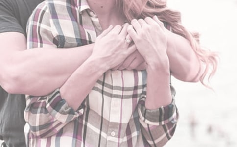 給我一個輕輕的擁抱就好-作文